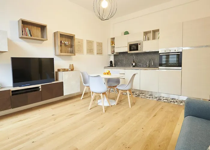 Urban Flats - City Center s
